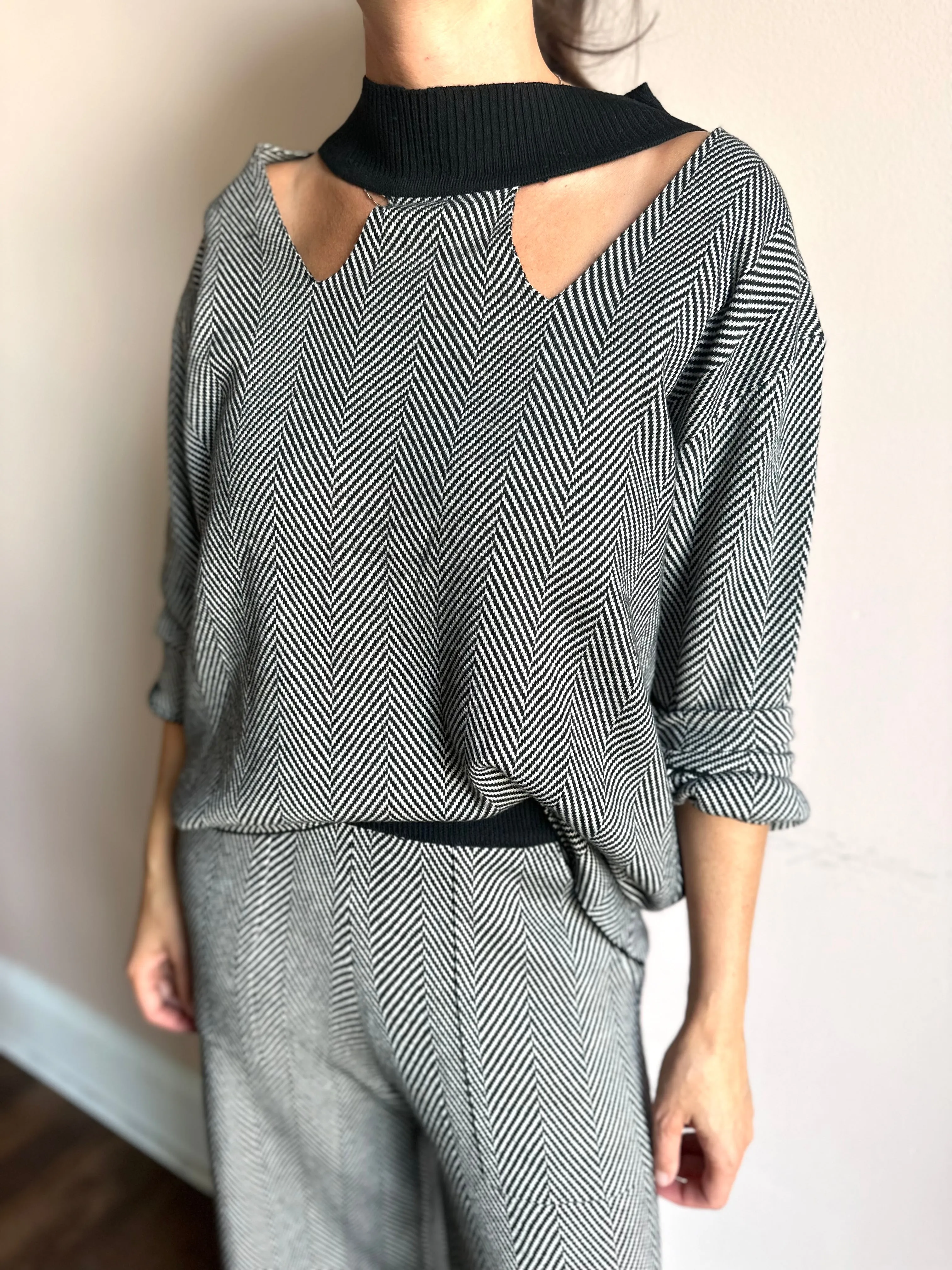 Herringbone Cut & Mock Neck Sweater